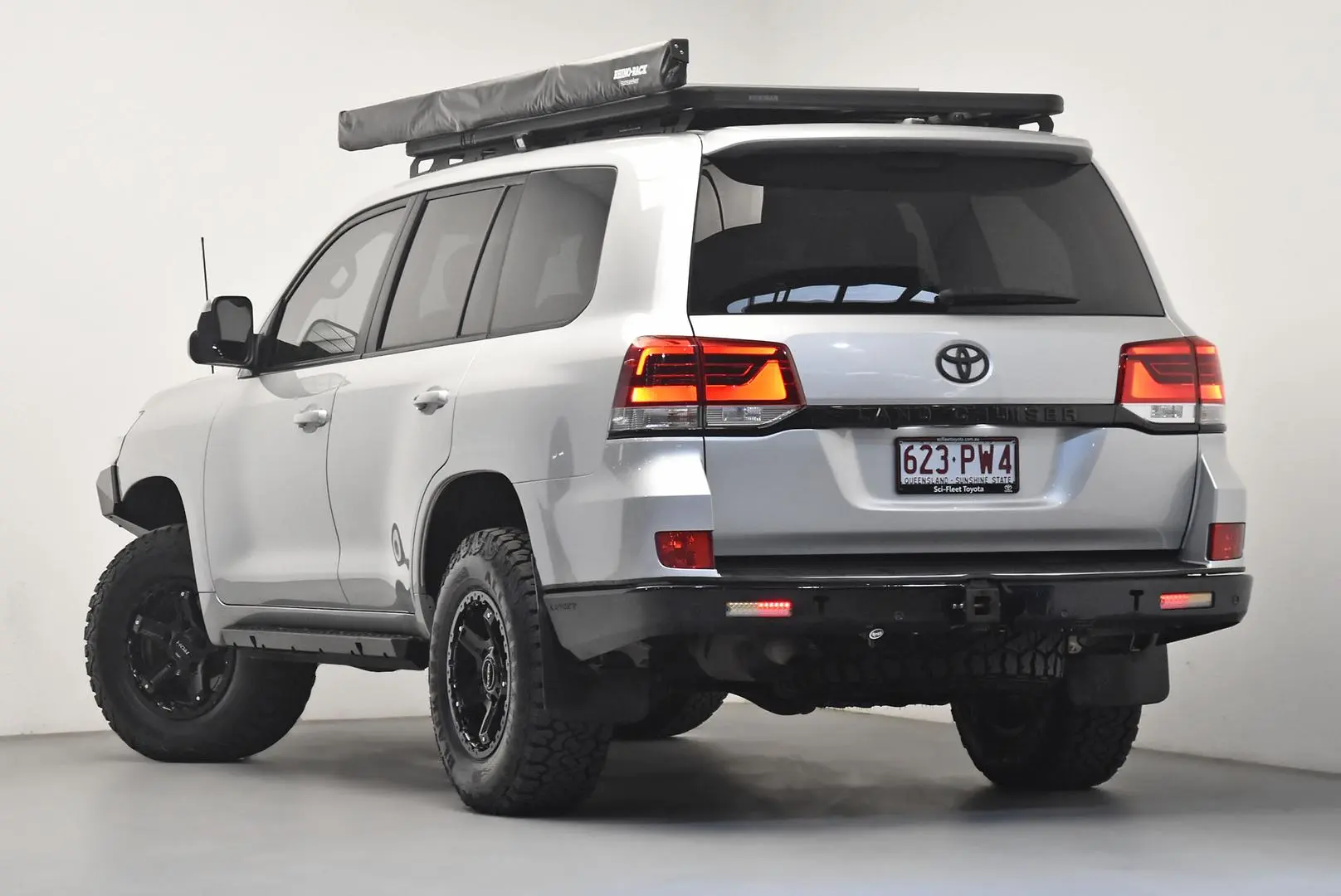 2018 Toyota Landcruiser Gallery Image 5