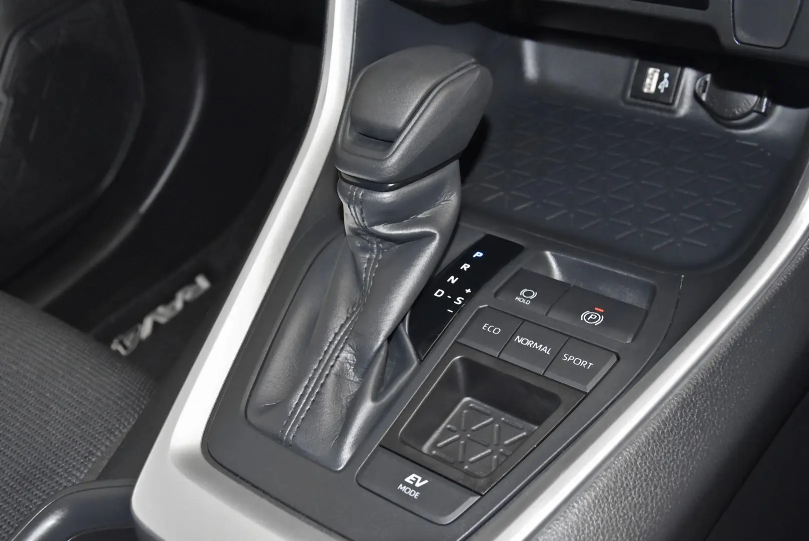 2024 Toyota RAV4 Gallery Image 14