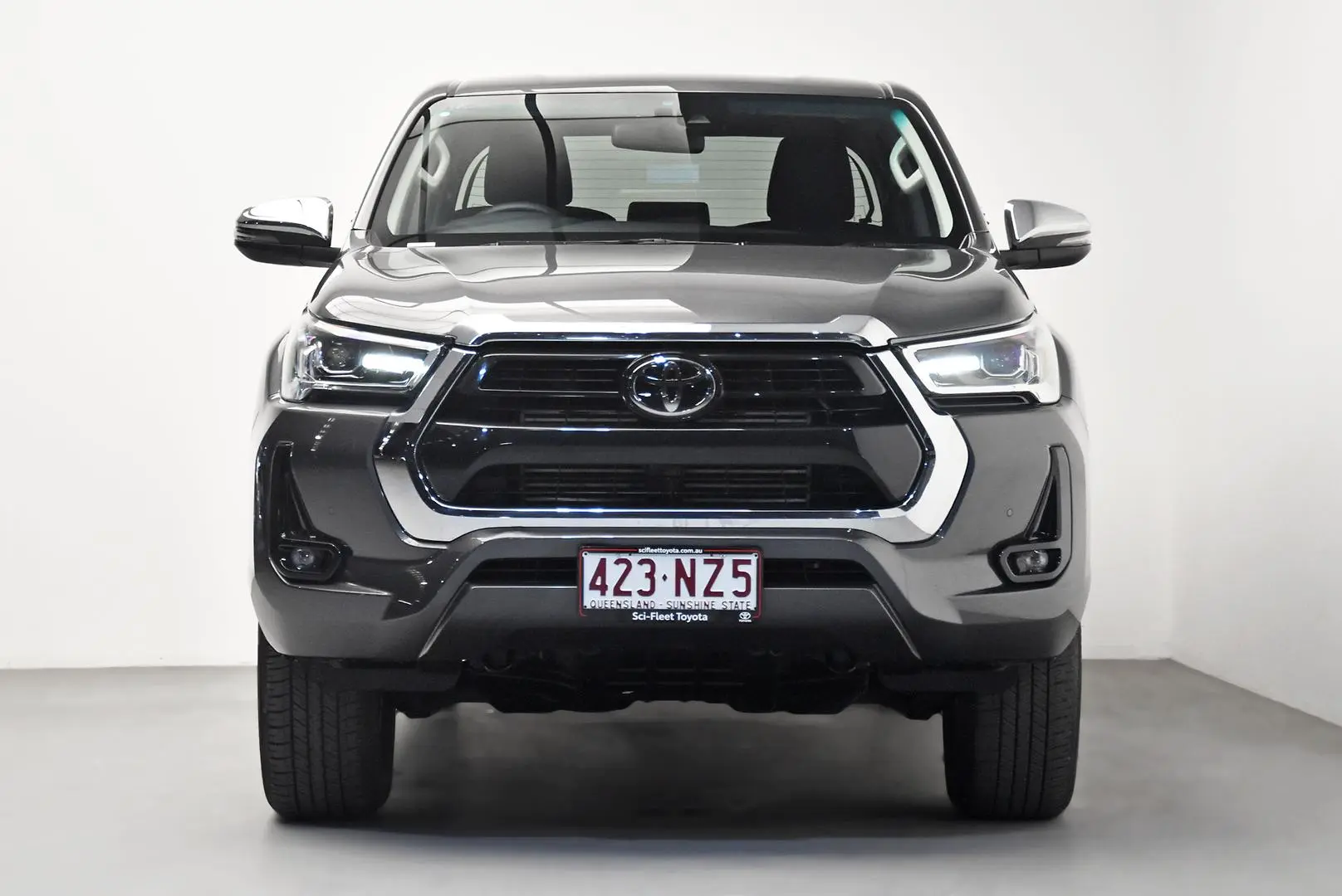 2021 Toyota Hilux Gallery Image 2