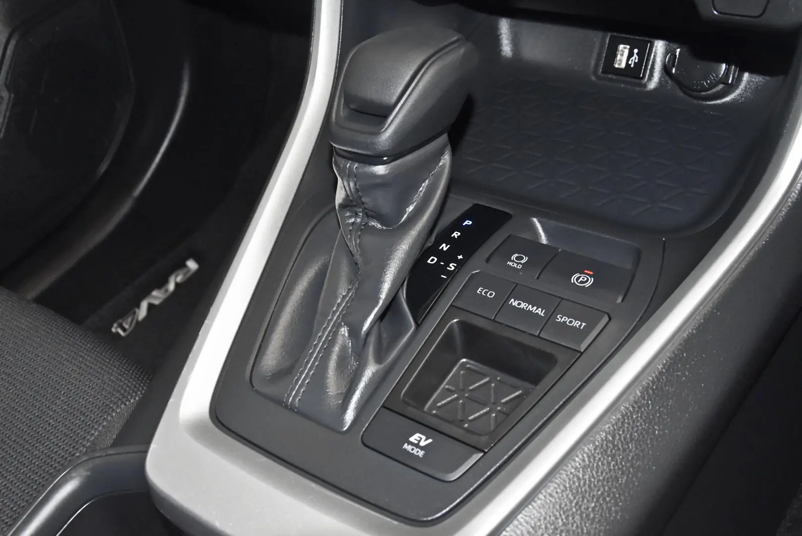 2024 Toyota RAV4 Gallery Image 14