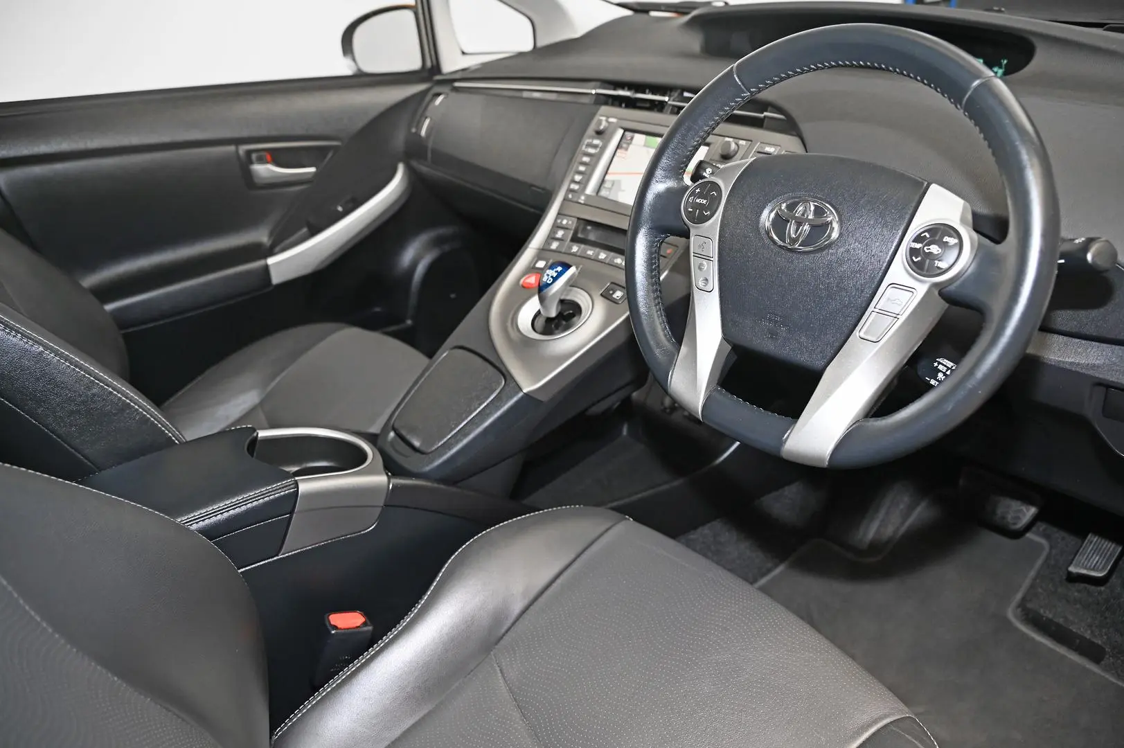 2015 Toyota Prius Image 9