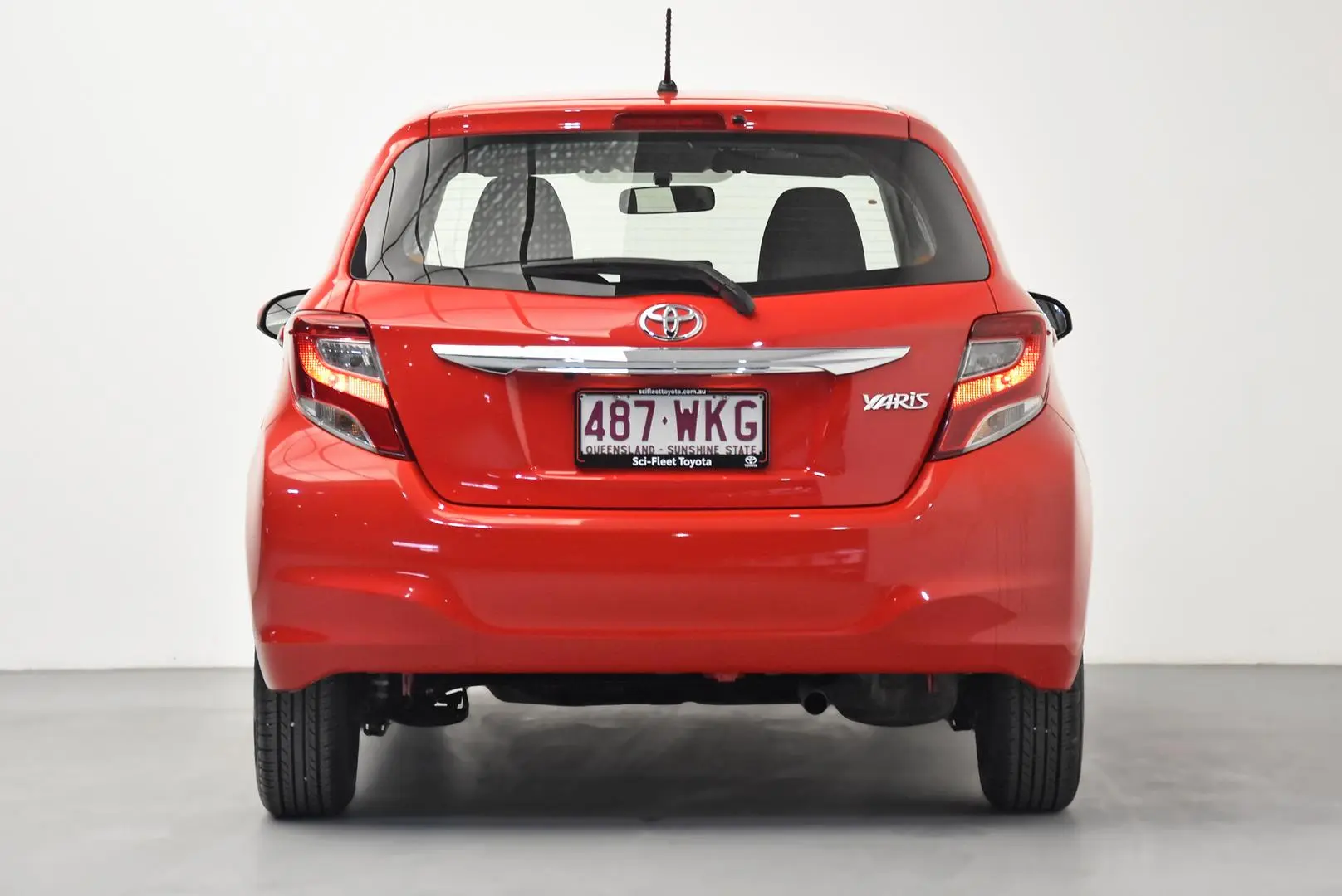 2016 Toyota Yaris Gallery Image 6
