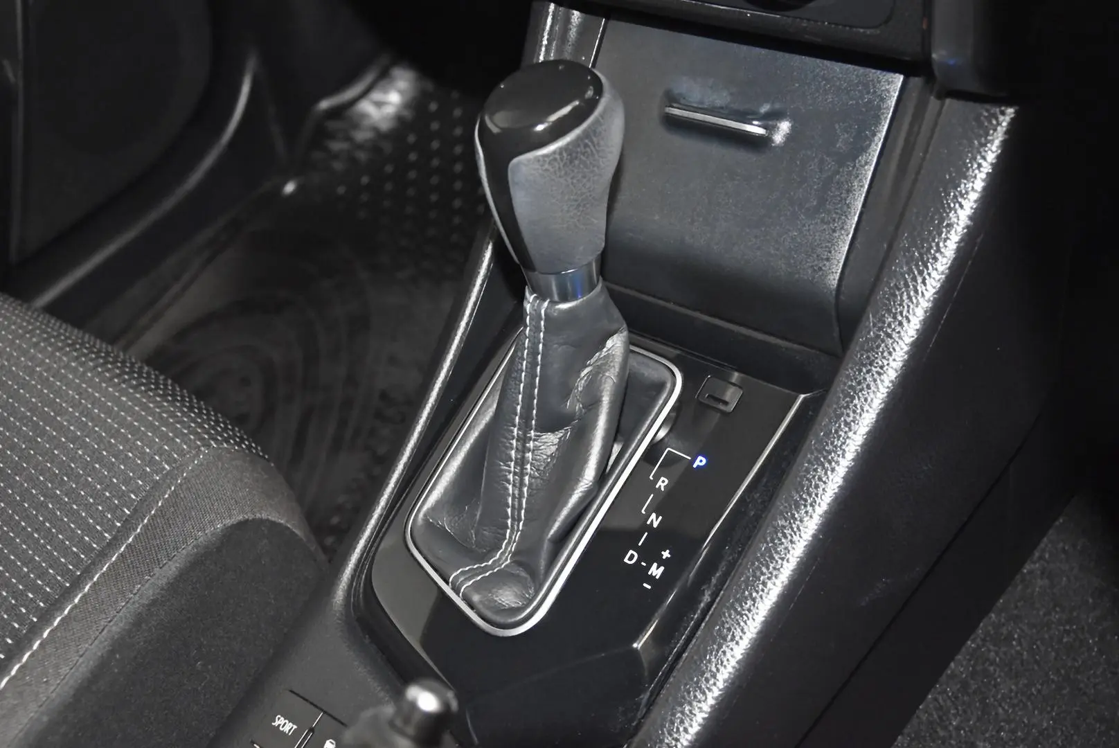 2015 Toyota Corolla Gallery Image 13