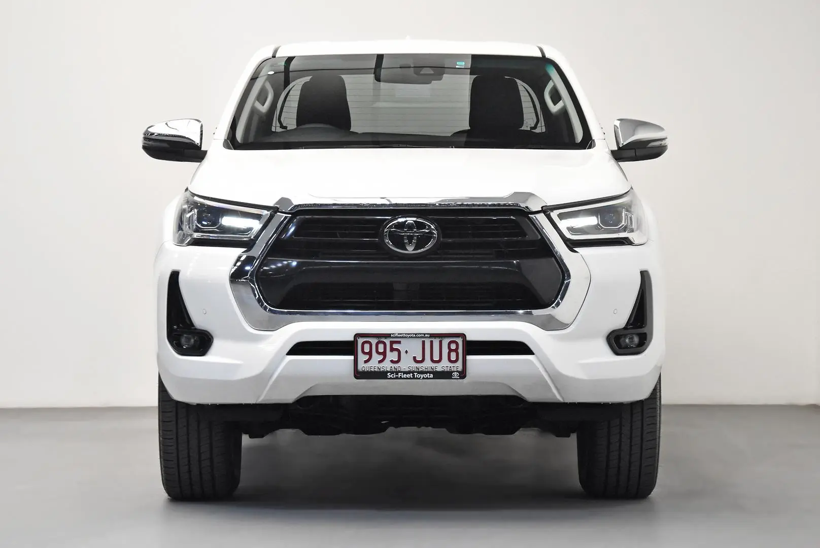 2024 Toyota Hilux Gallery Image 2