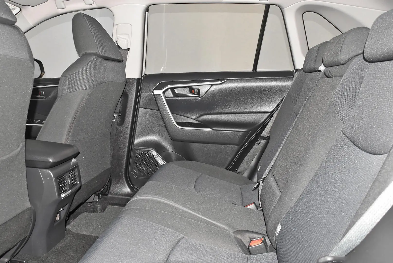 2020 Toyota RAV4 Gallery Image 18