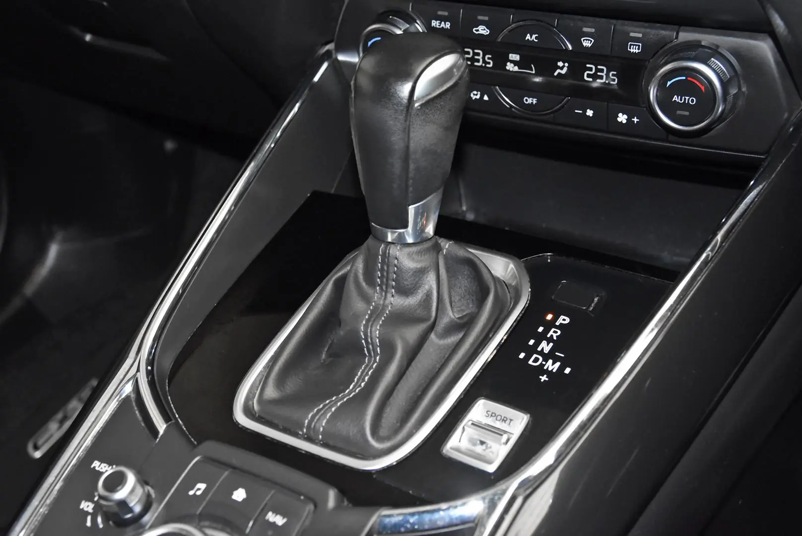 2017 Mazda CX-9 Gallery Image 15