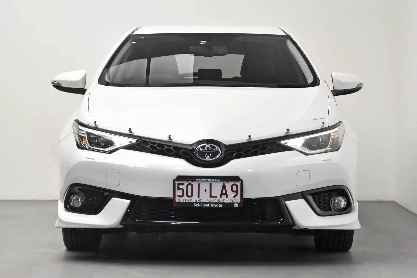 2016 Toyota Corolla Gallery Image 2