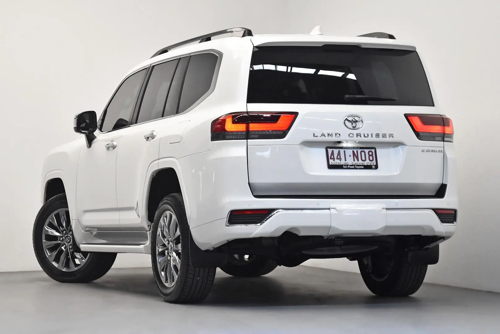 2025 Toyota Landcruiser Gallery Image 5