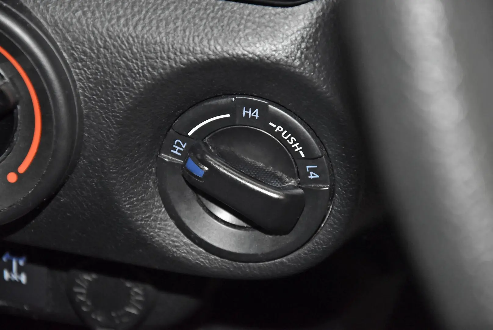 2018 Toyota Hilux Gallery Image 14