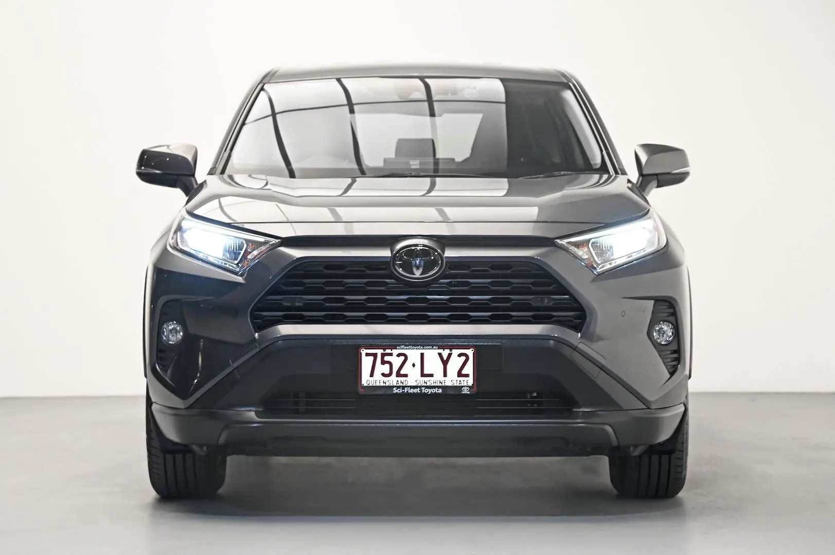 2019 Toyota Rav4 Gallery Image 2