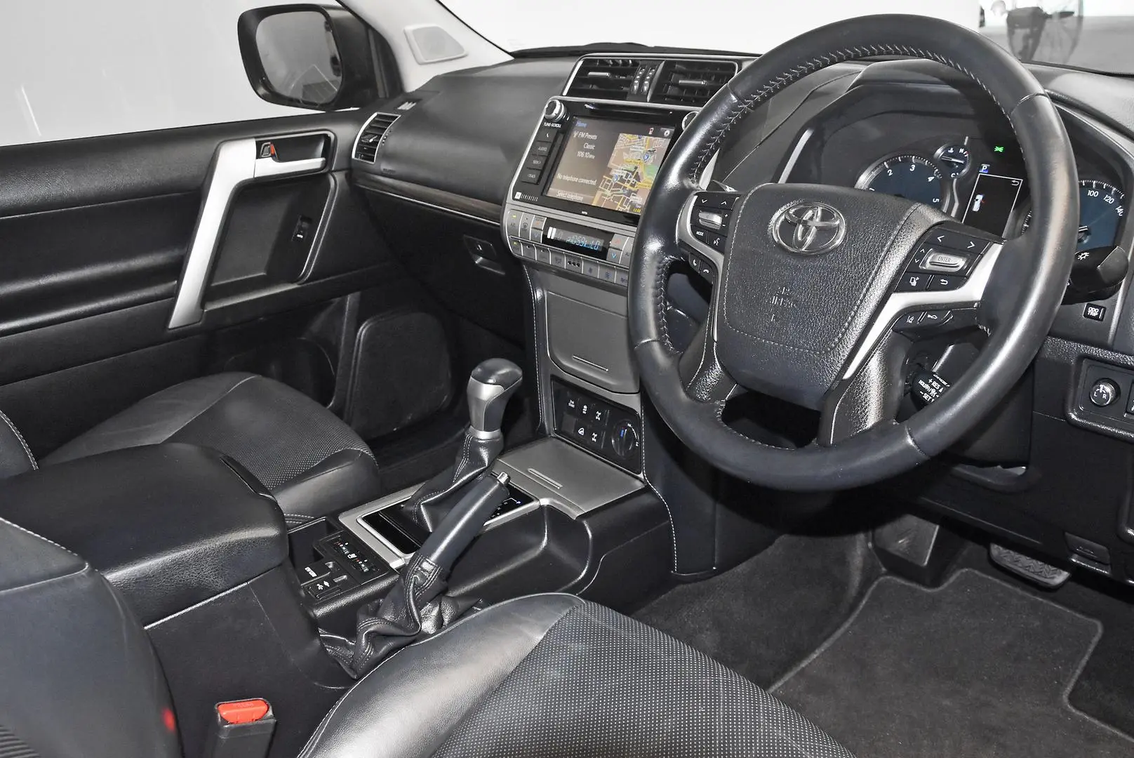 2019 Toyota Landcruiser Prado Gallery Image 7