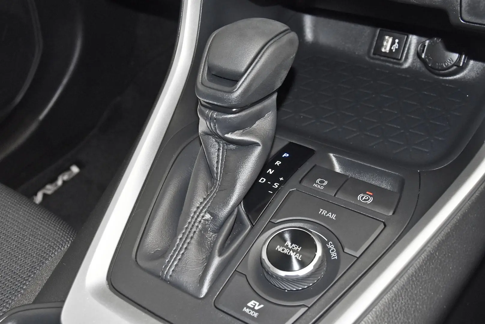 2024 Toyota RAV4 Gallery Image 14