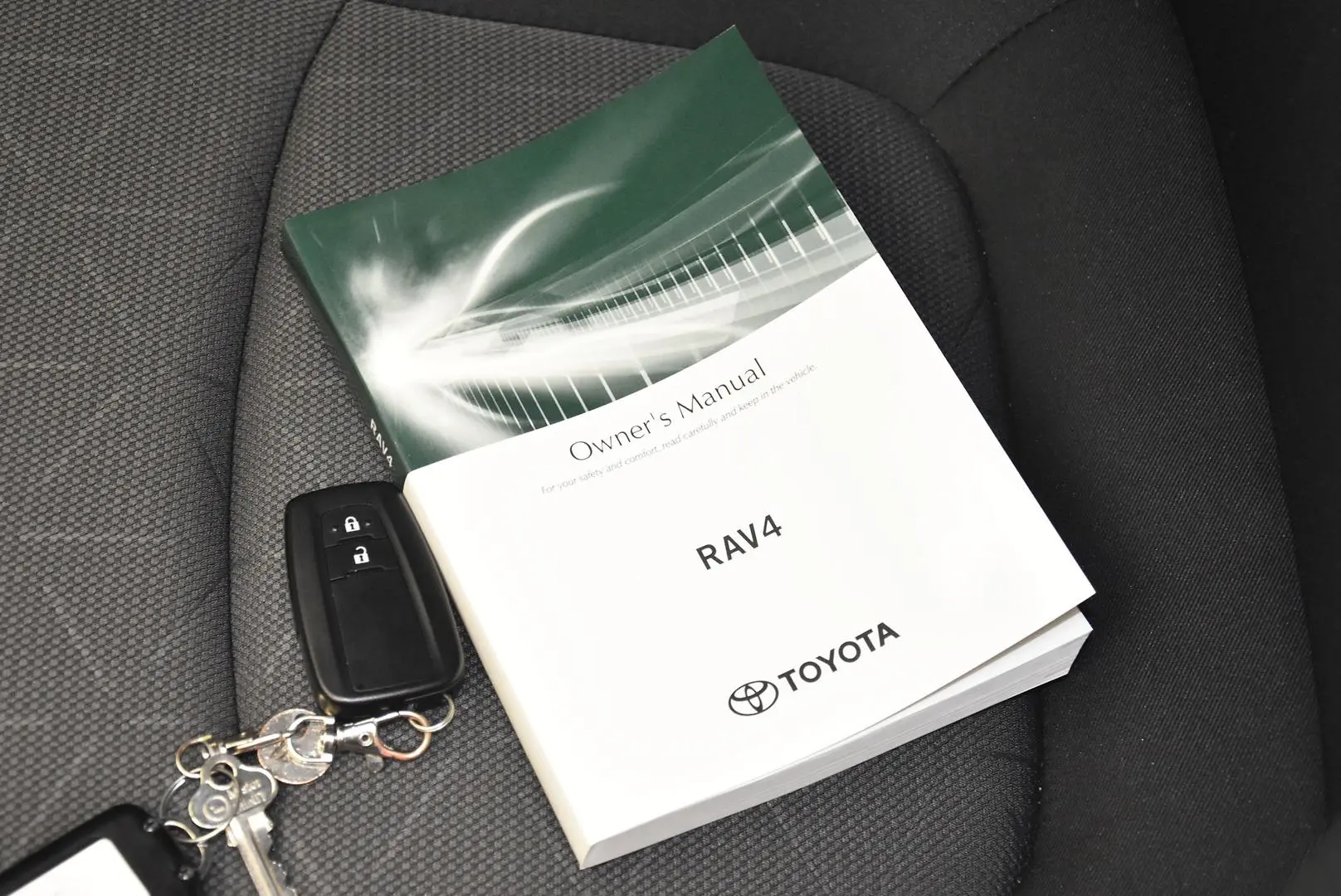2024 Toyota RAV4 Gallery Image 19