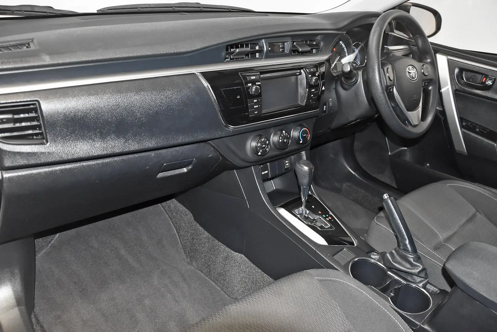 2014 Toyota Corolla Gallery Image 16