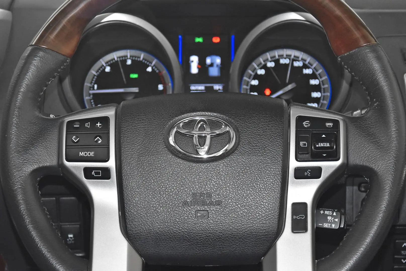 2016 Toyota Landcruiser Prado Gallery Image 16
