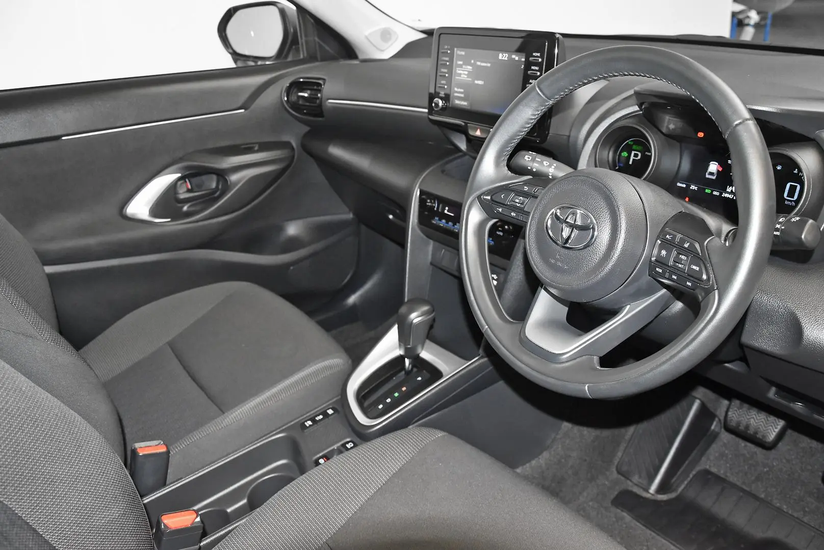 2023 Toyota Yaris Cross Gallery Image 9