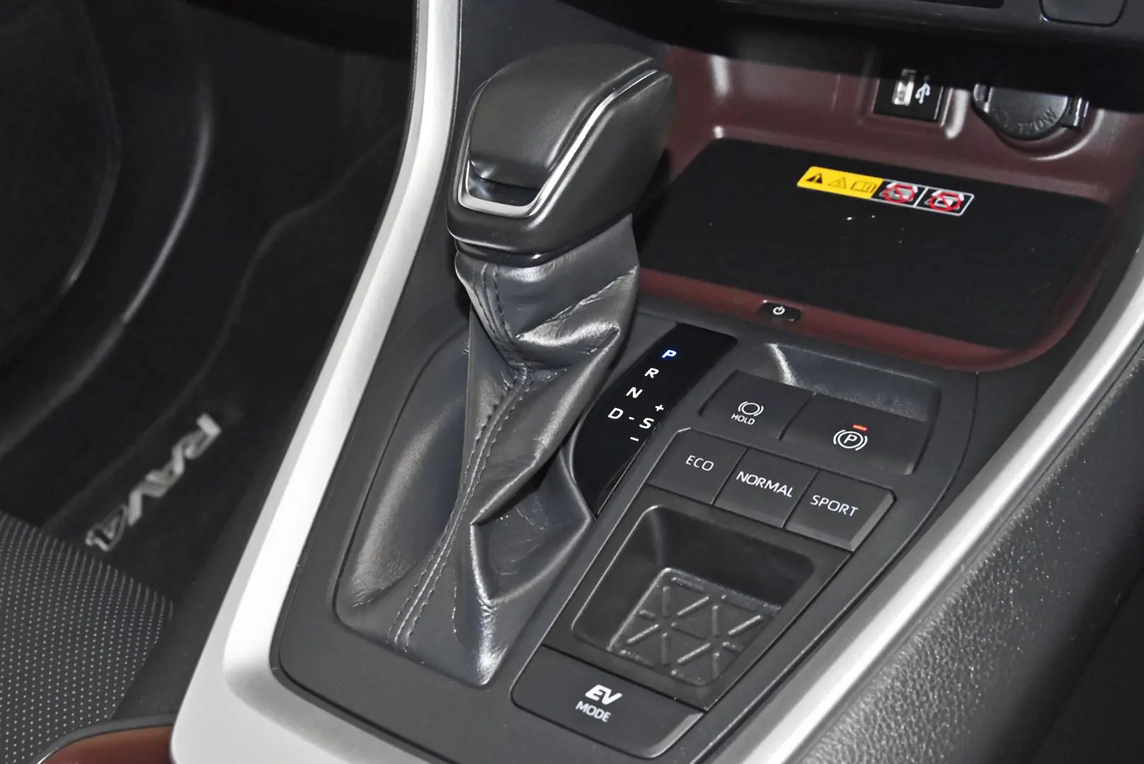 2024 Toyota RAV4 Gallery Image 14