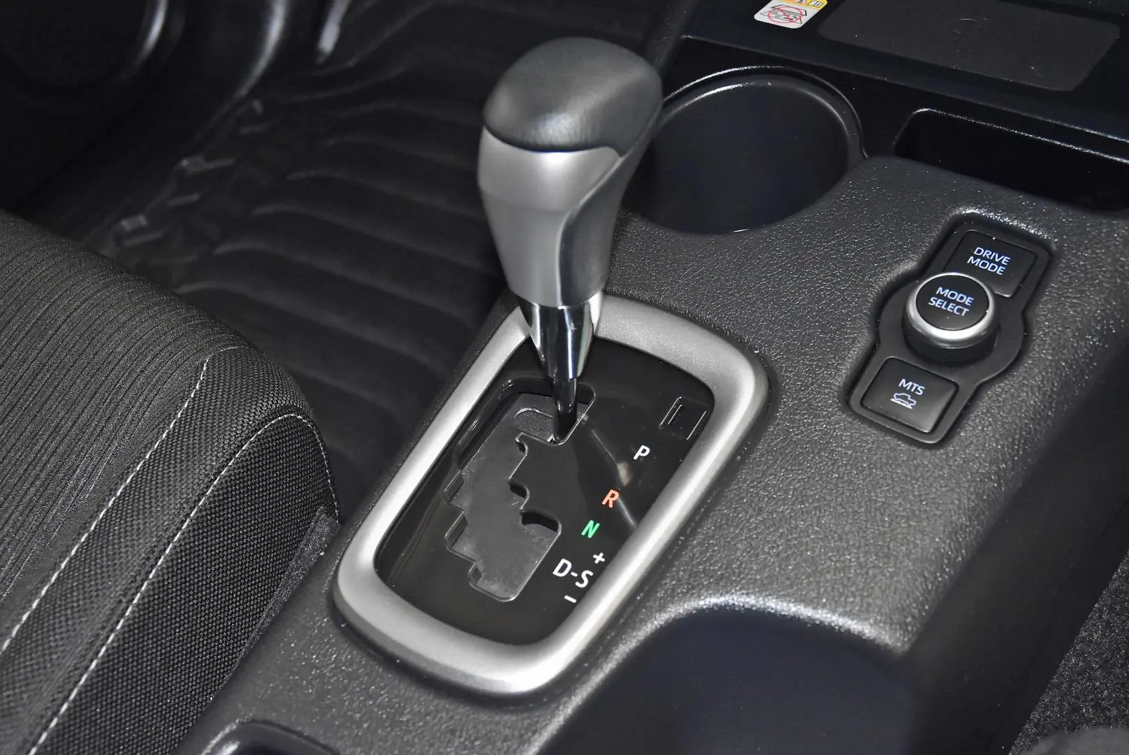 2024 Toyota Hilux Gallery Image 13