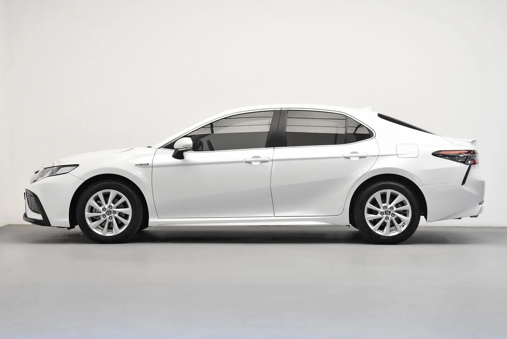2022 Toyota Camry Gallery Image 4