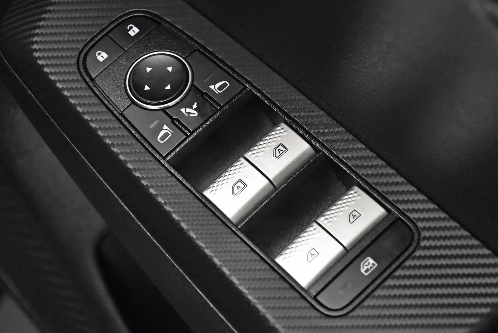 2023 Mitsubishi Outlander Gallery Image 9
