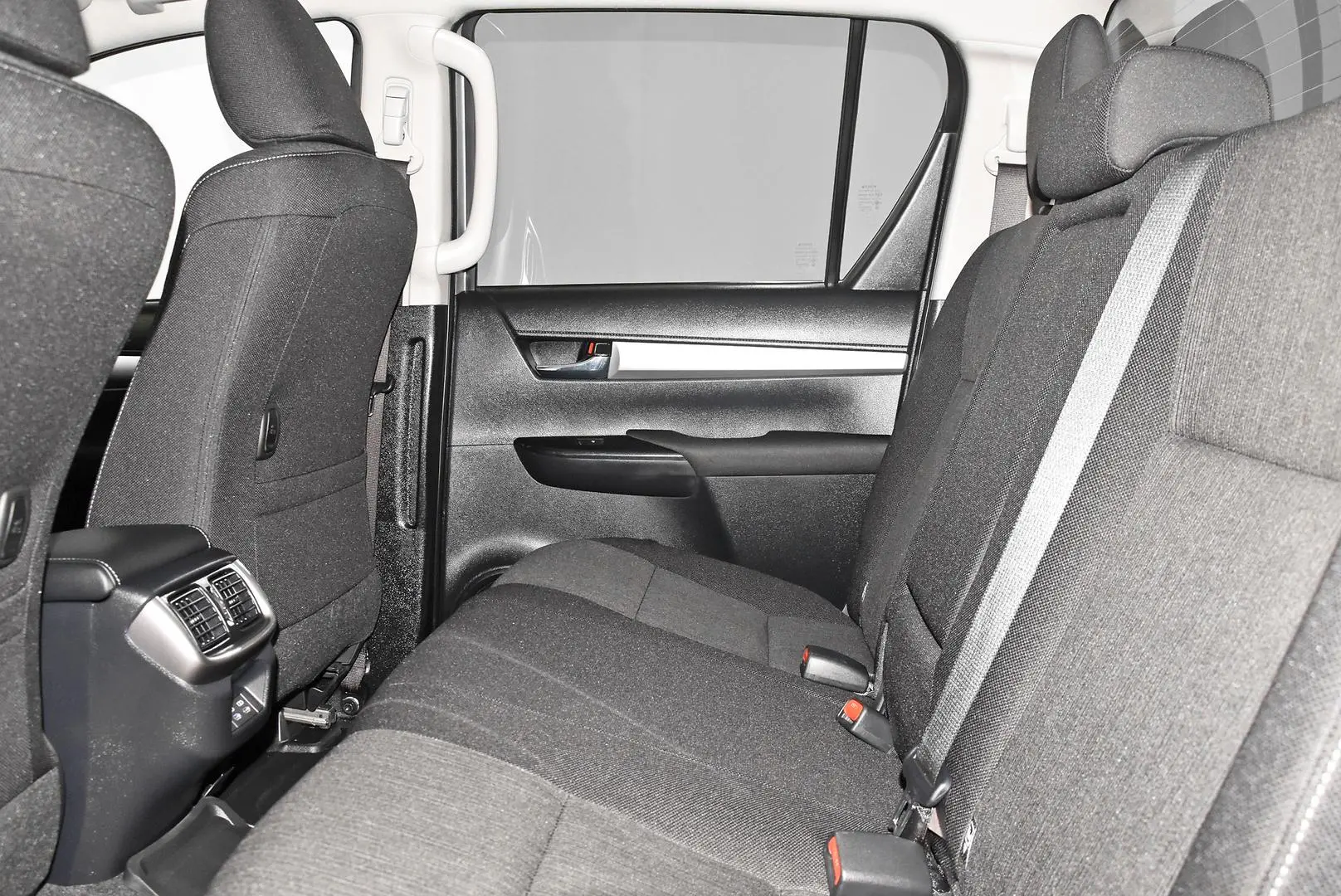 2025 Toyota Hilux Gallery Image 19