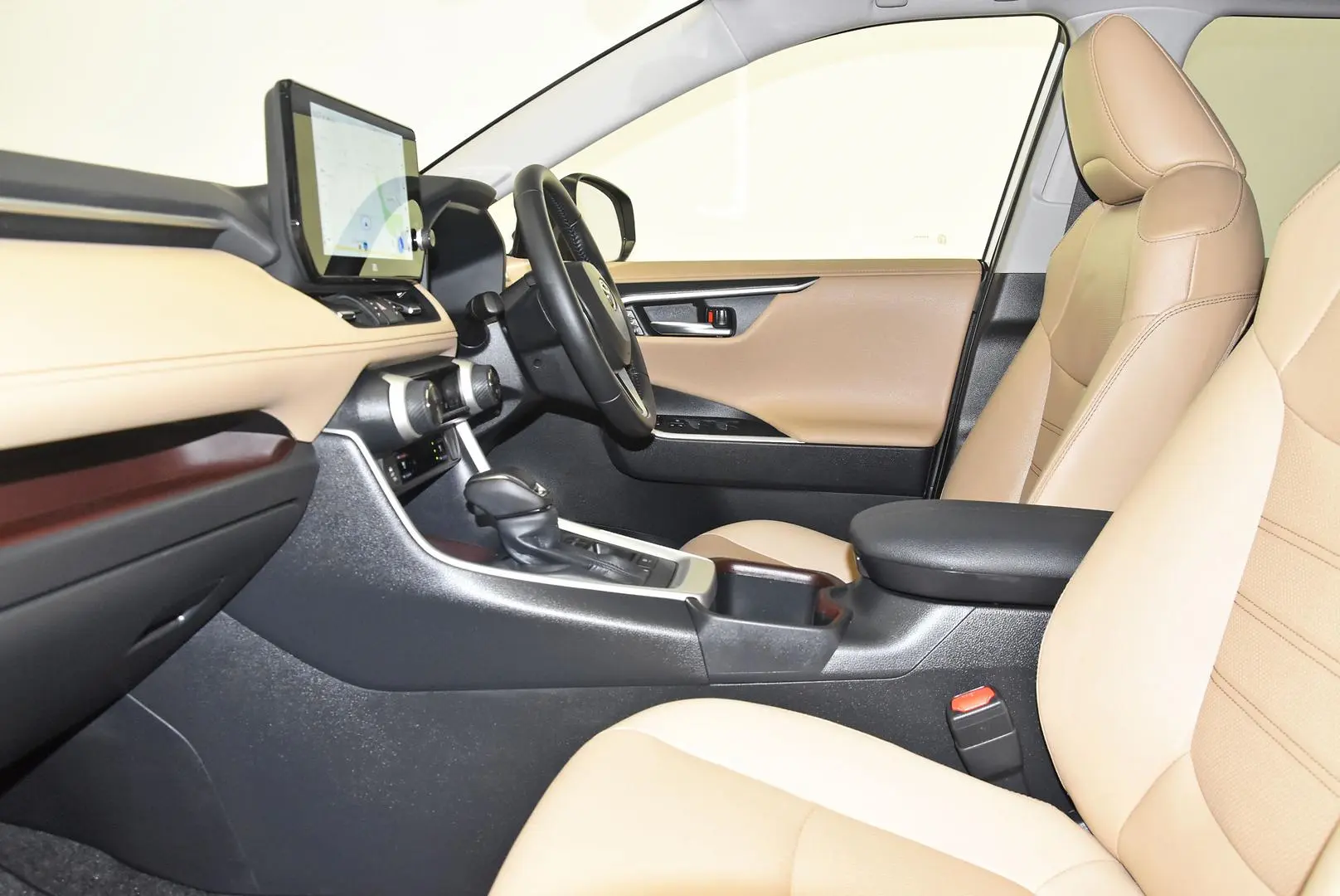 2025 Toyota RAV4 Gallery Image 18