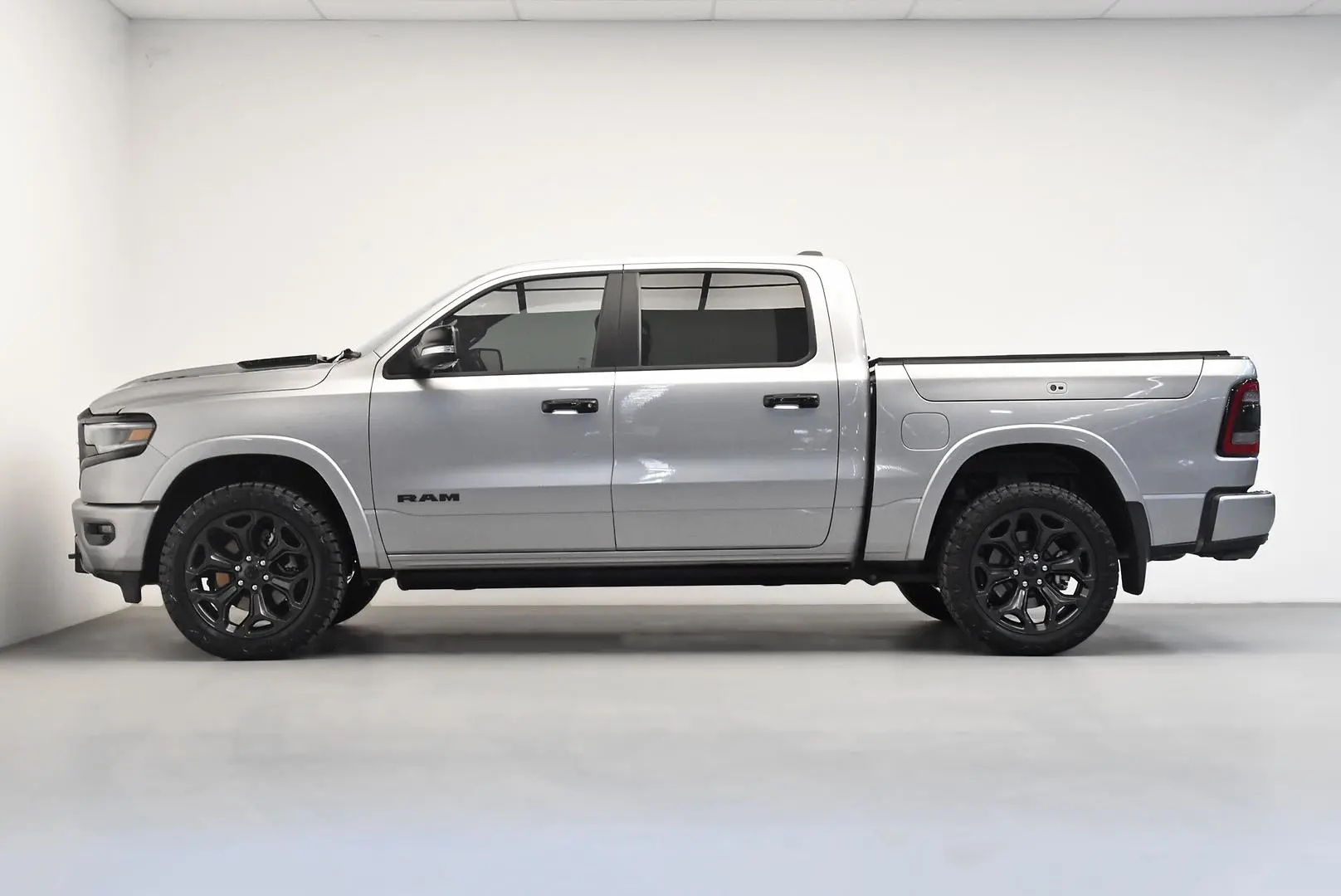 2024 RAM 1500 Gallery Image 4