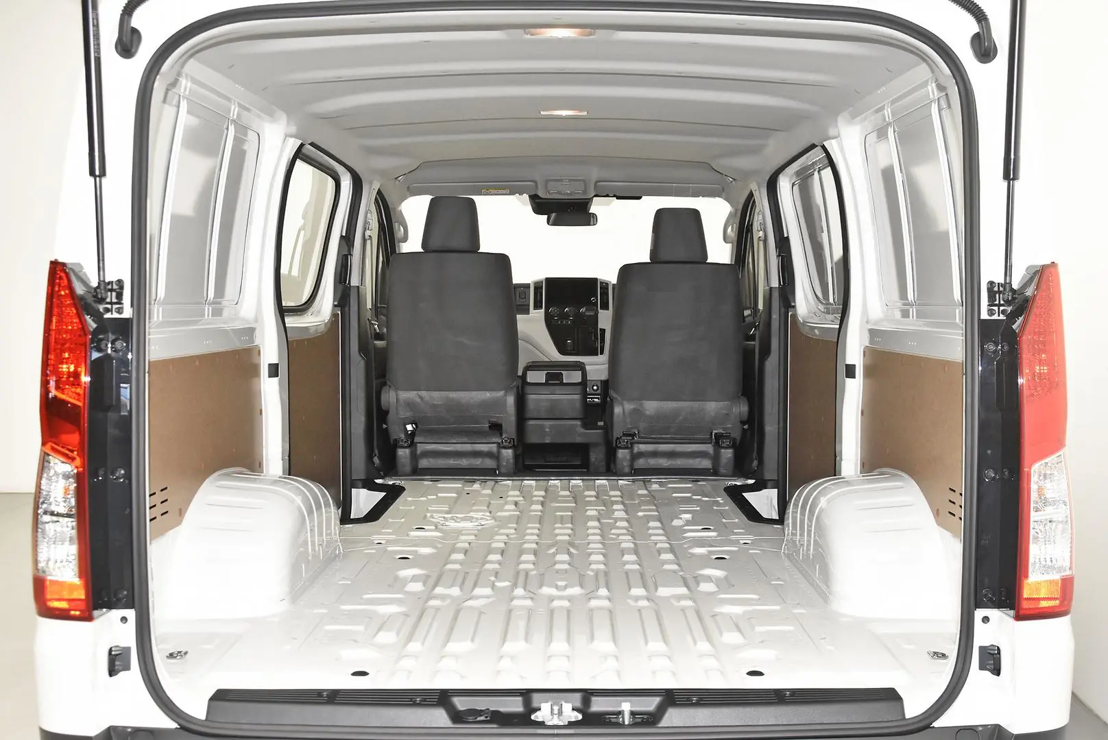 2025 Toyota Hiace Gallery Image 19