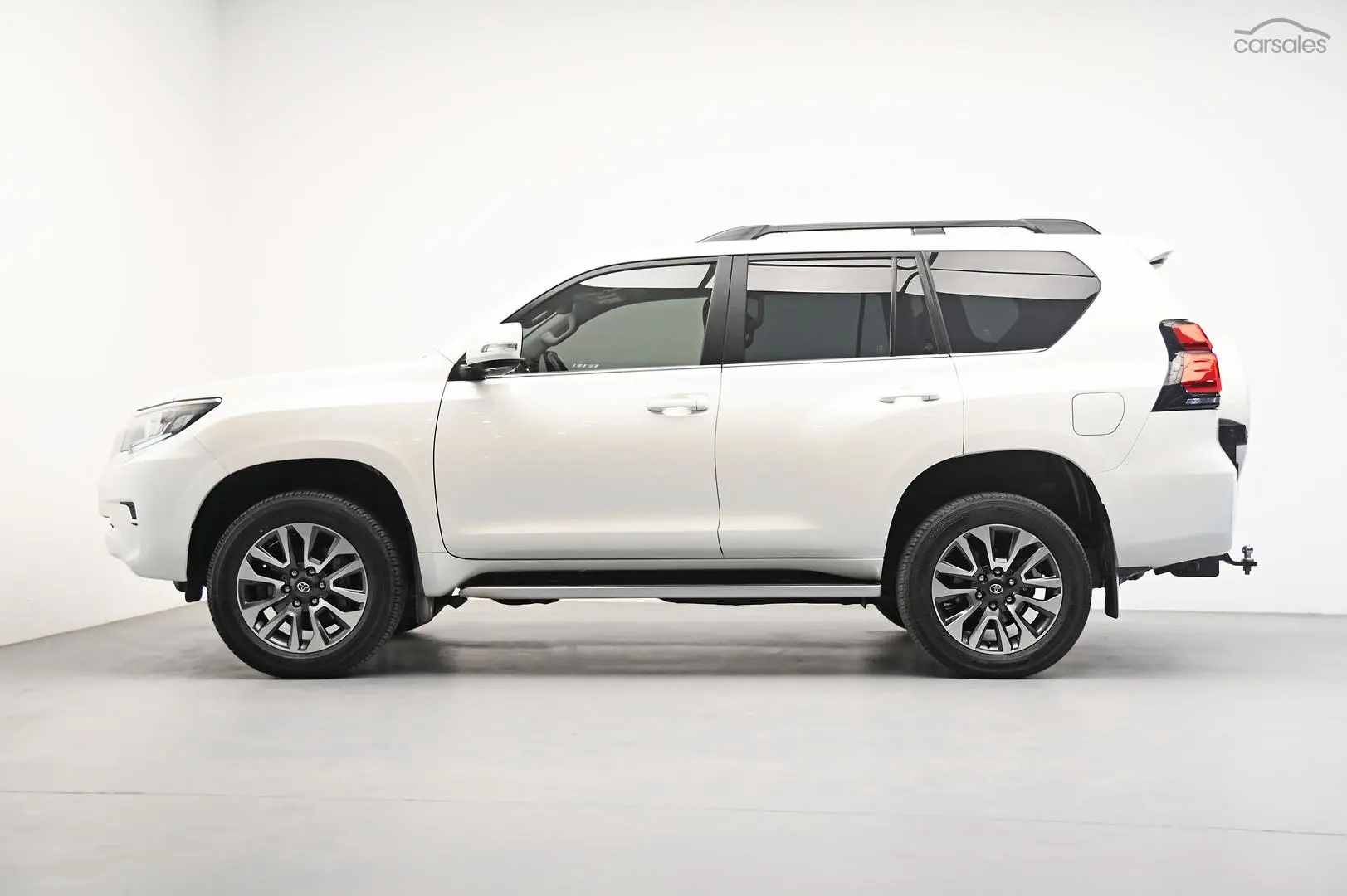 2022 Toyota Landcruiser Prado Image 4