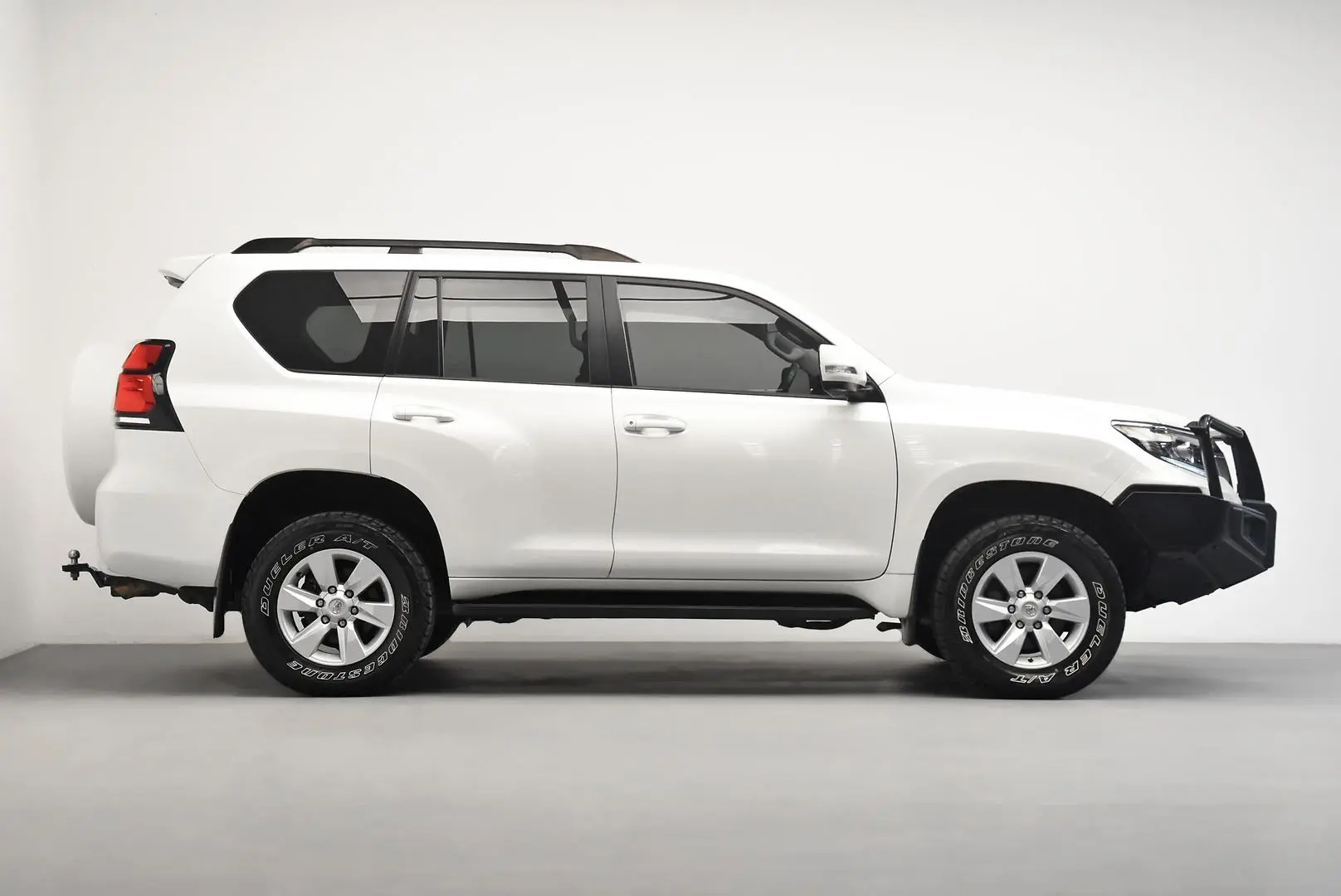 2022 Toyota Landcruiser Prado Gallery Image 3