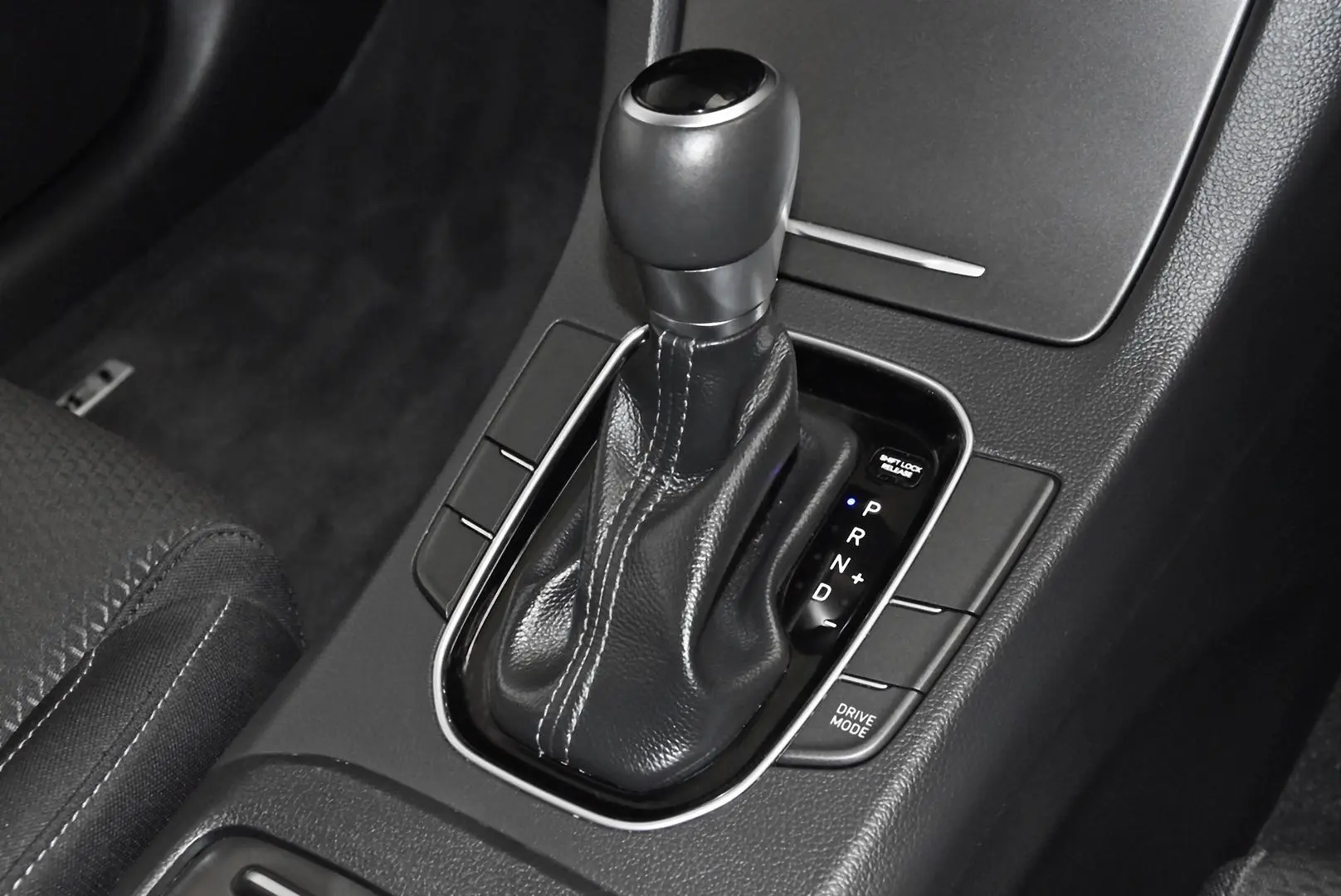 2024 Hyundai i30 Gallery Image 13