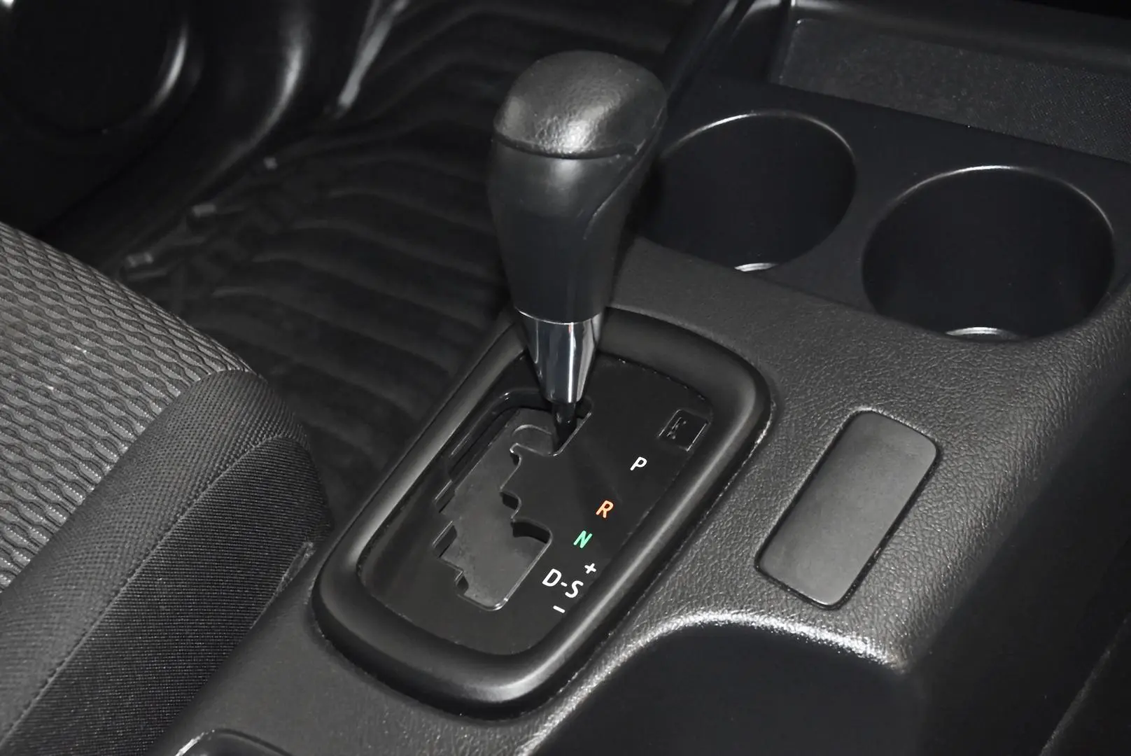 2021 Toyota Hilux Gallery Image 13