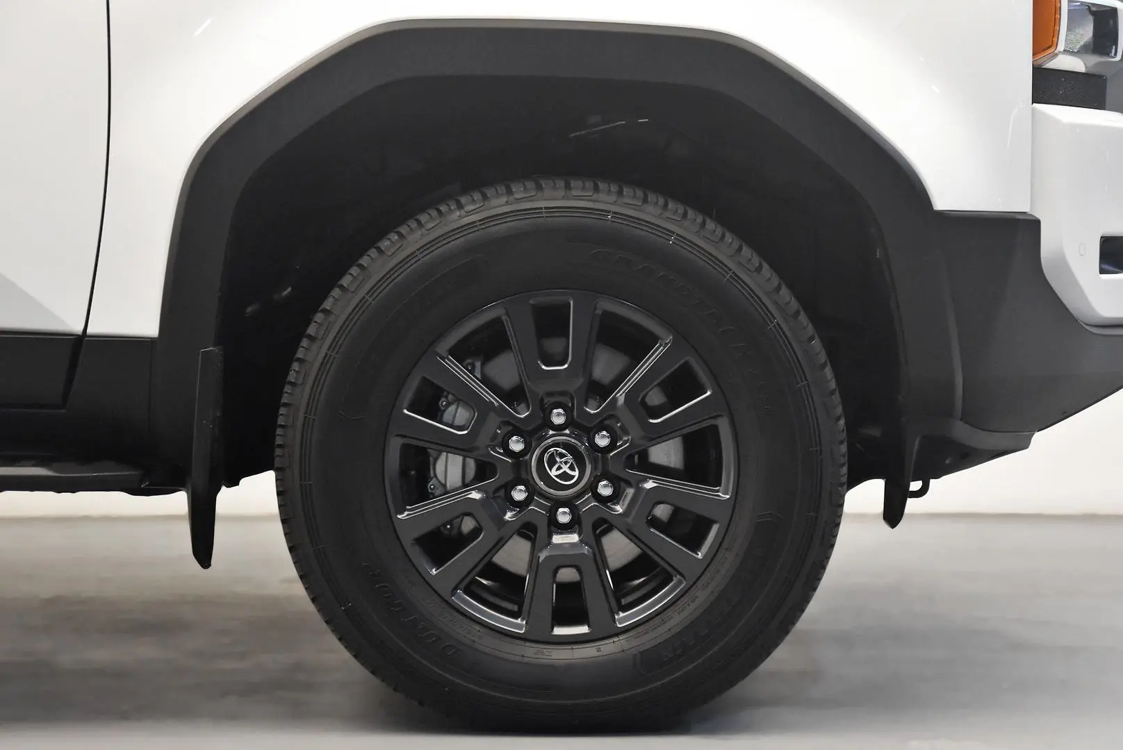 2025 Toyota Landcruiser Prado Gallery Image 24