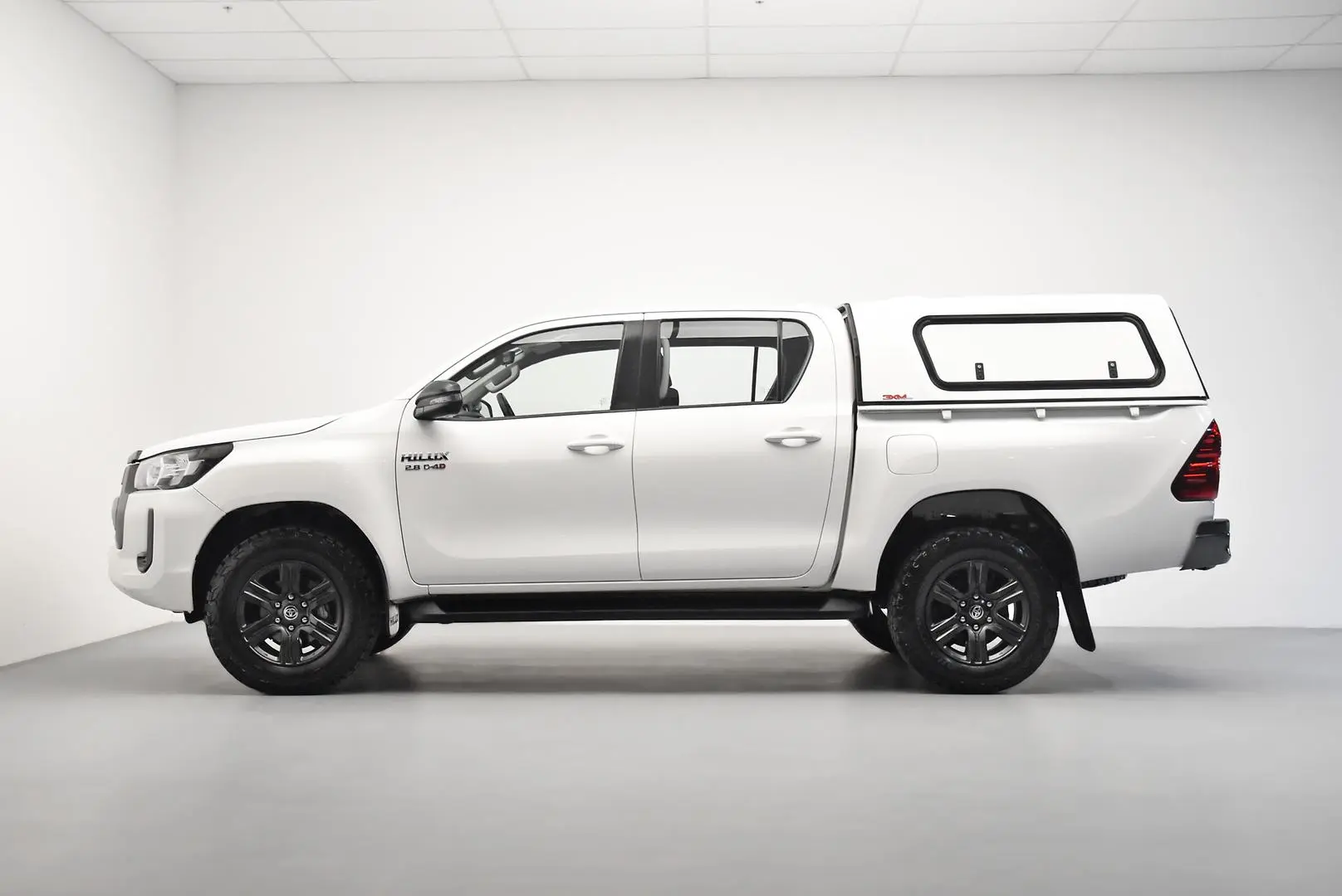 2023 Toyota Hilux Gallery Image 4