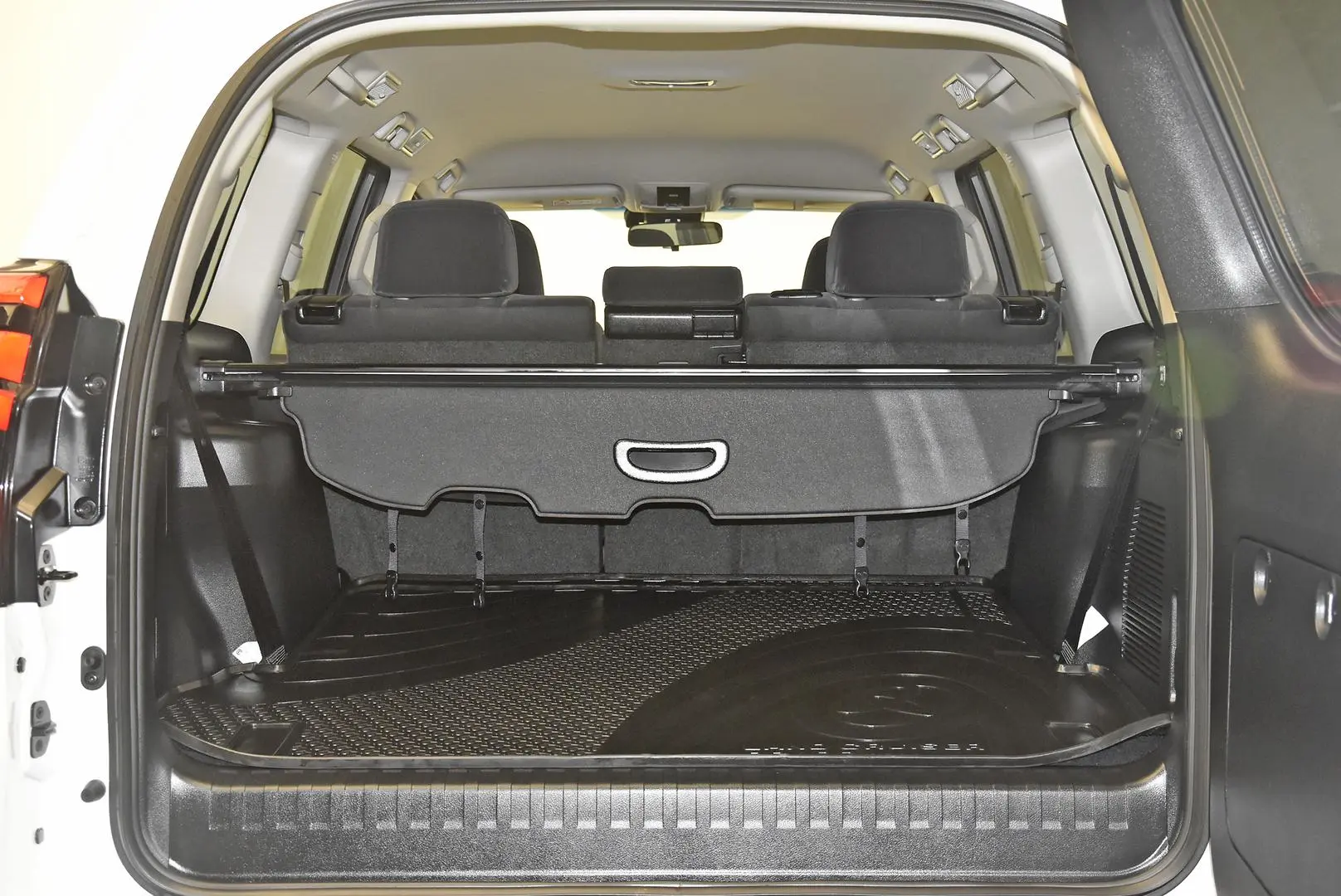 2022 Toyota Landcruiser Prado Gallery Image 19