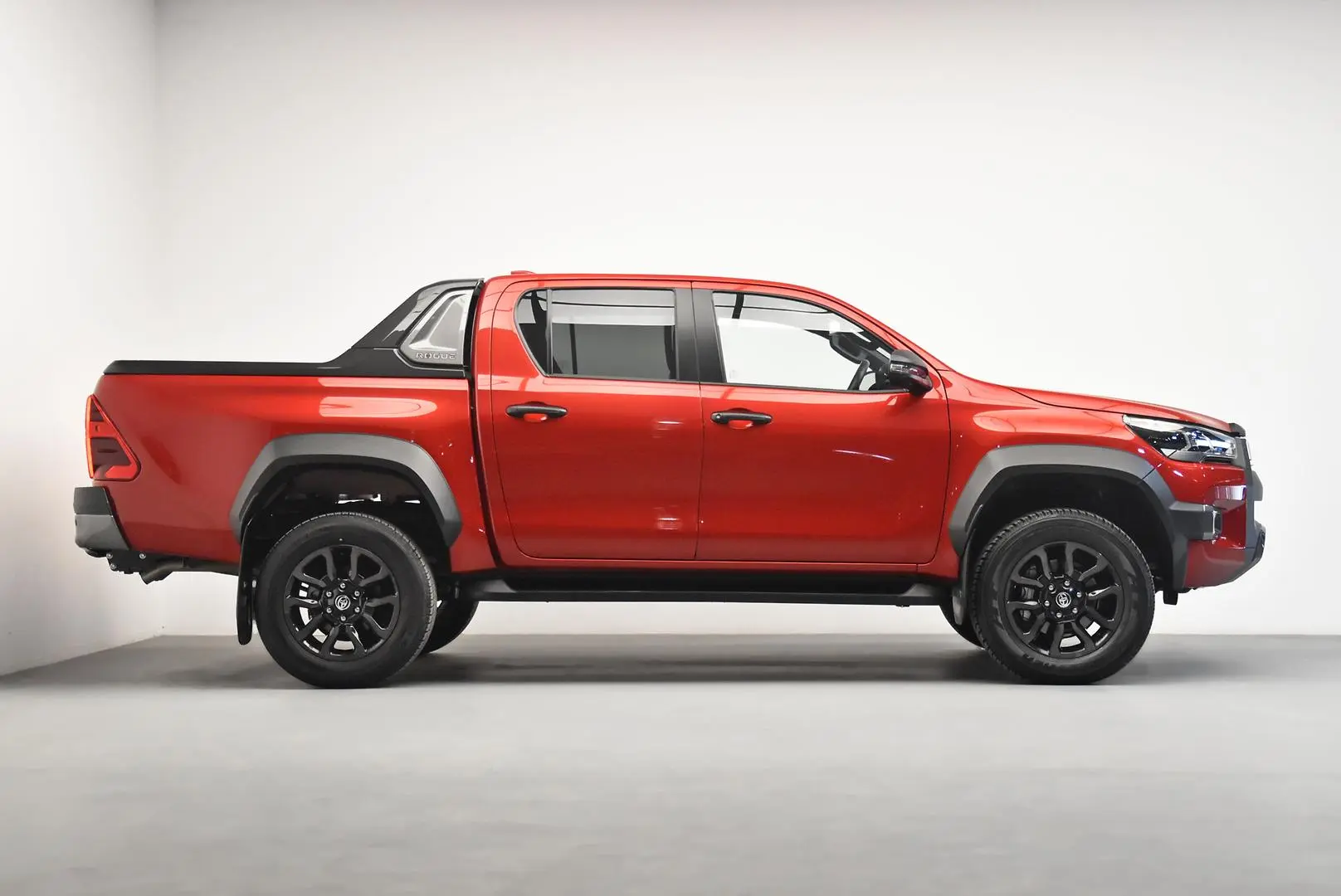 2024 Toyota Hilux Gallery Image 3
