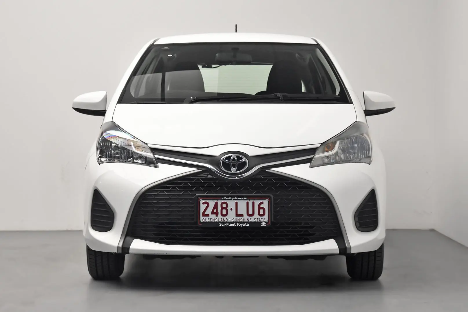 2015 Toyota Yaris Gallery Image 2