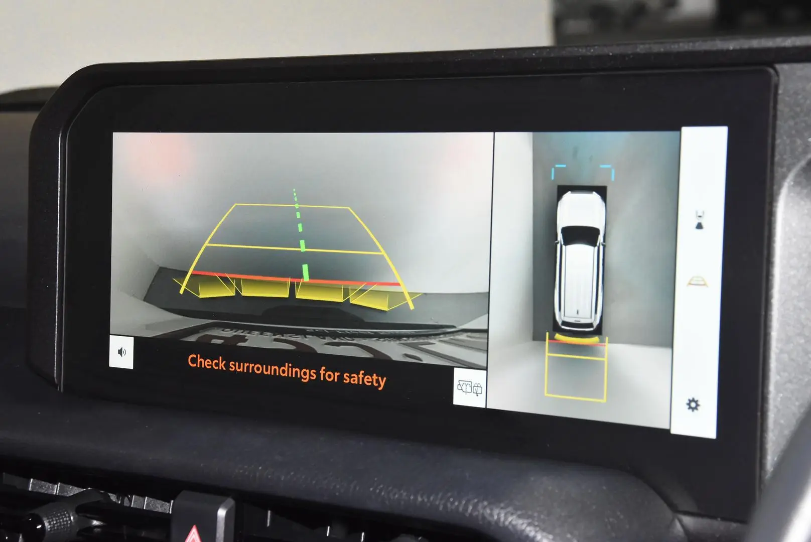 2024 Toyota Landcruiser Prado Gallery Image 12