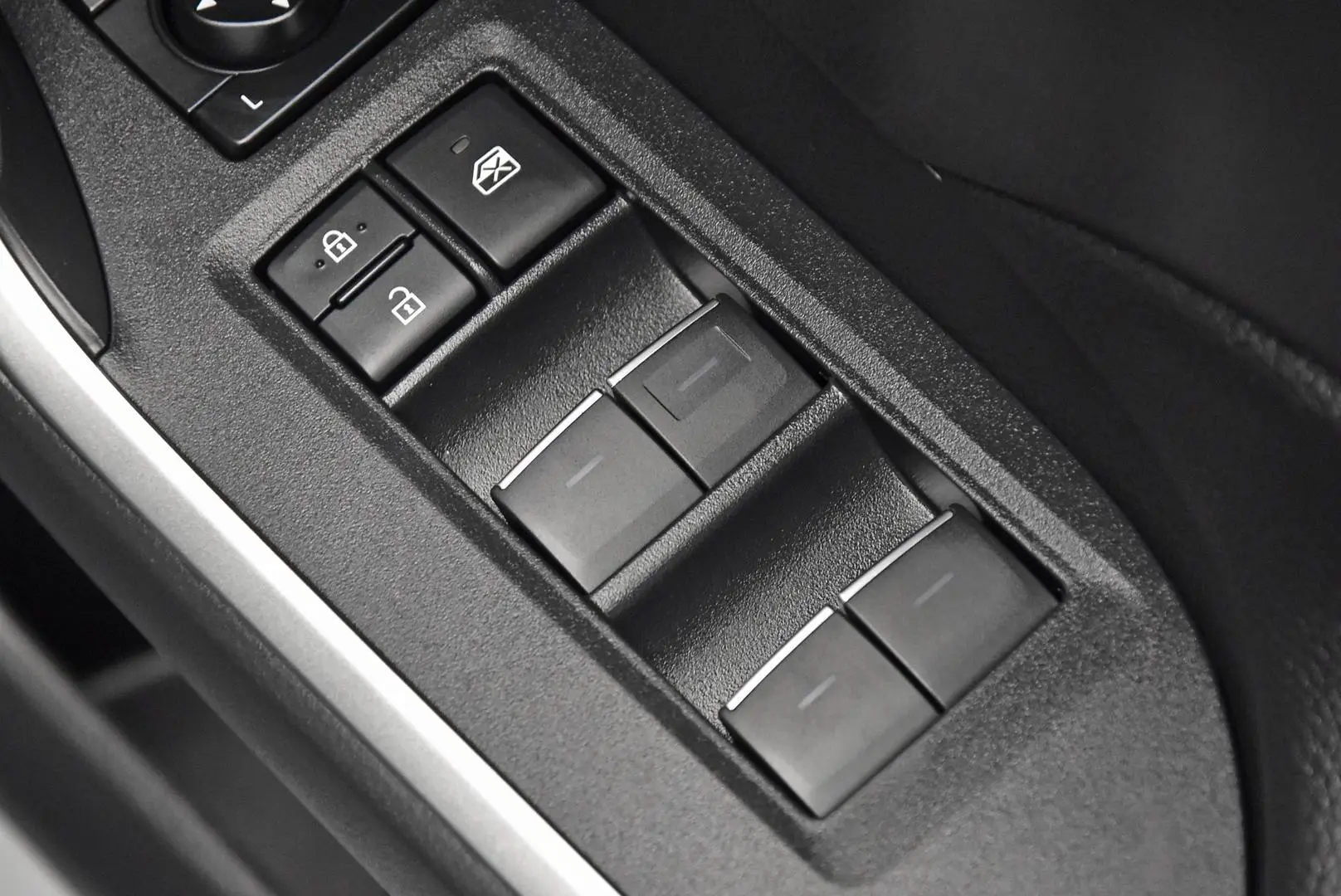 2025 Toyota RAV4 Gallery Image 10