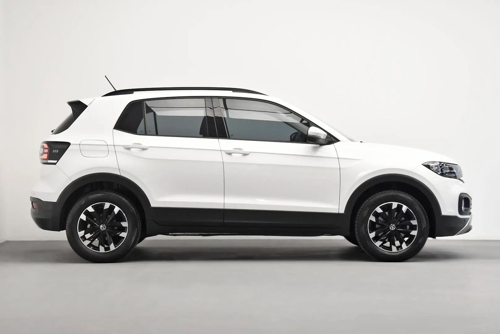 2023 Volkswagen T-Cross Gallery Image 3