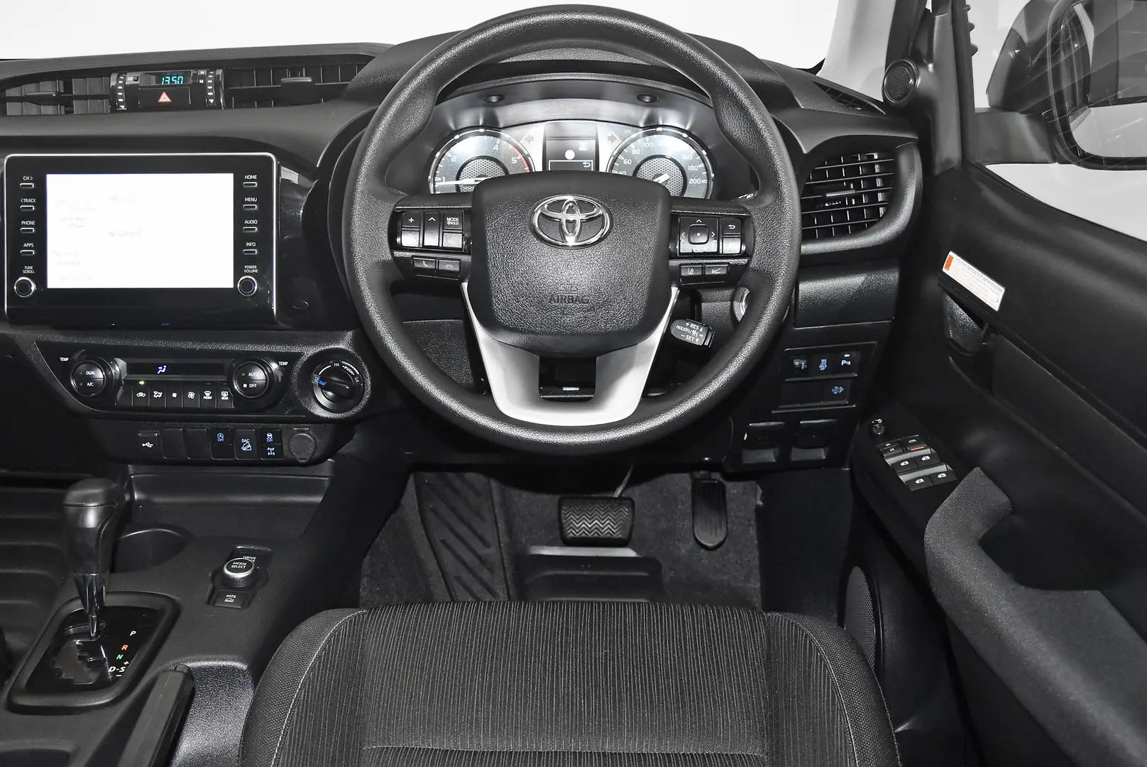 2024 Toyota Hilux Gallery Image 15