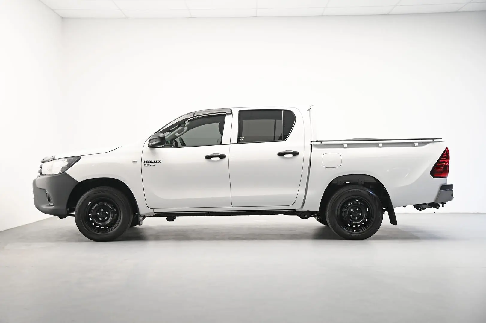 2023 Toyota Hilux Image 4