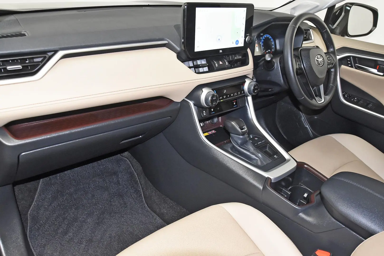 2025 Toyota RAV4 Gallery Image 17