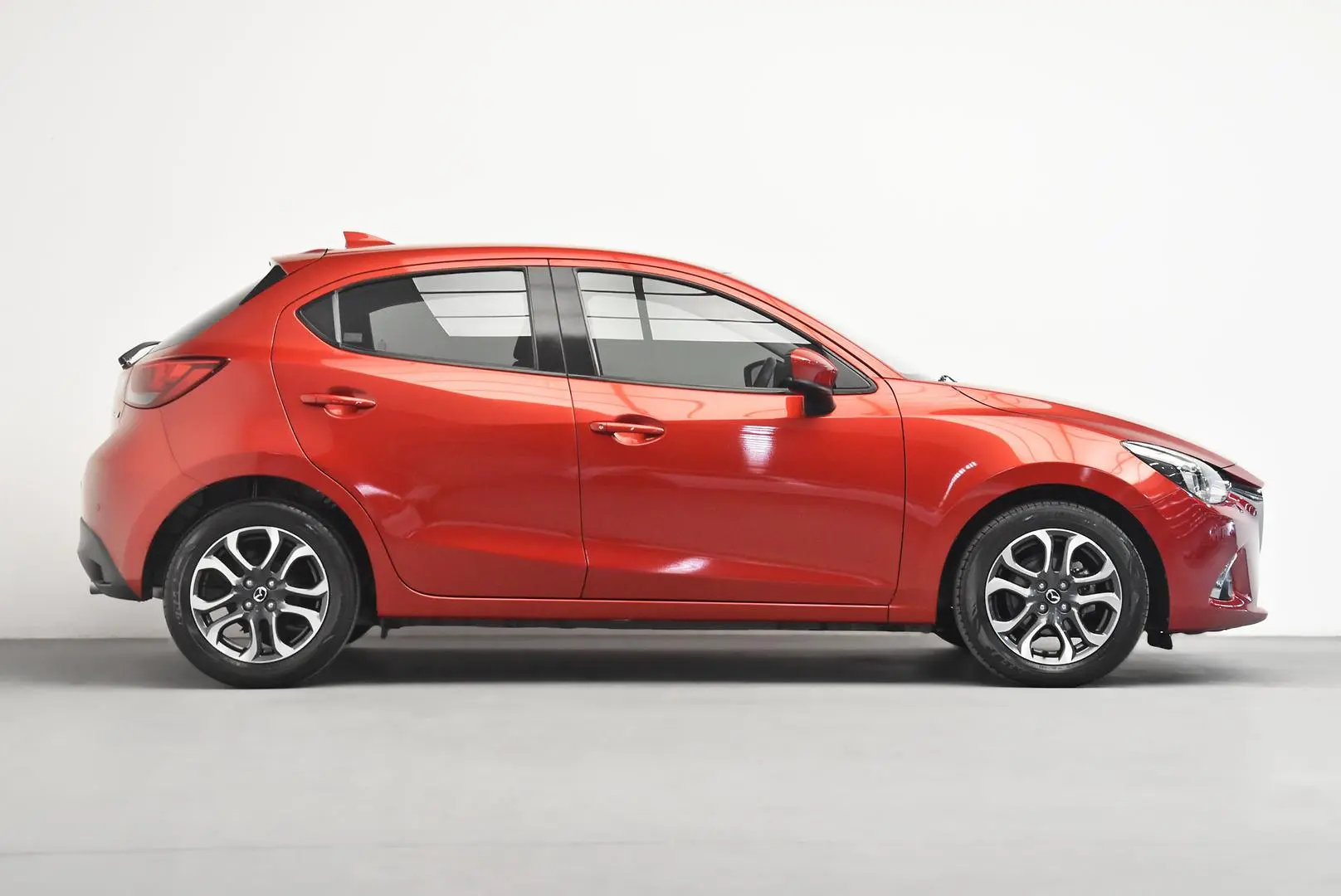 2017 Mazda 2 Gallery Image 3