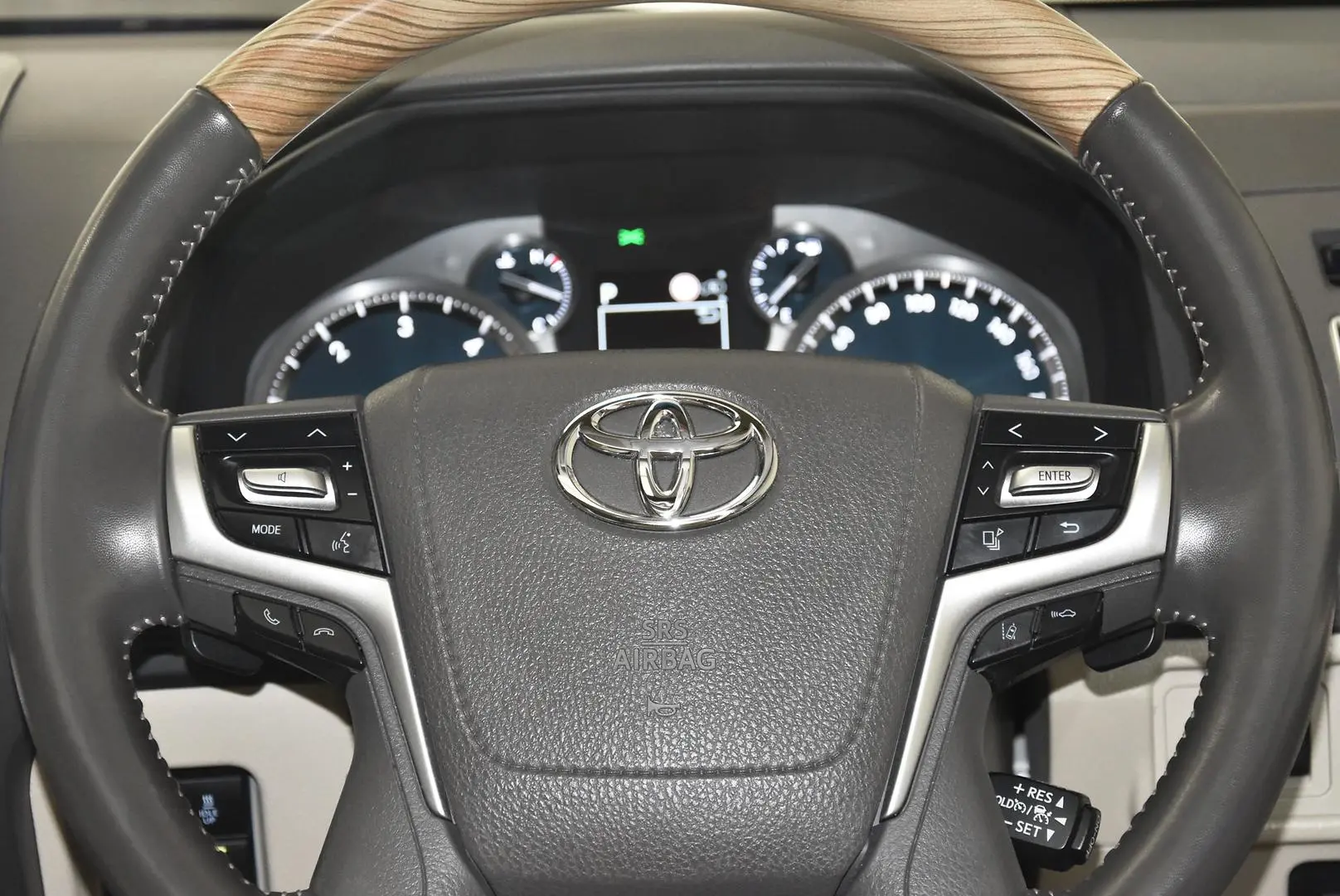 2022 Toyota Landcruiser Prado Gallery Image 15