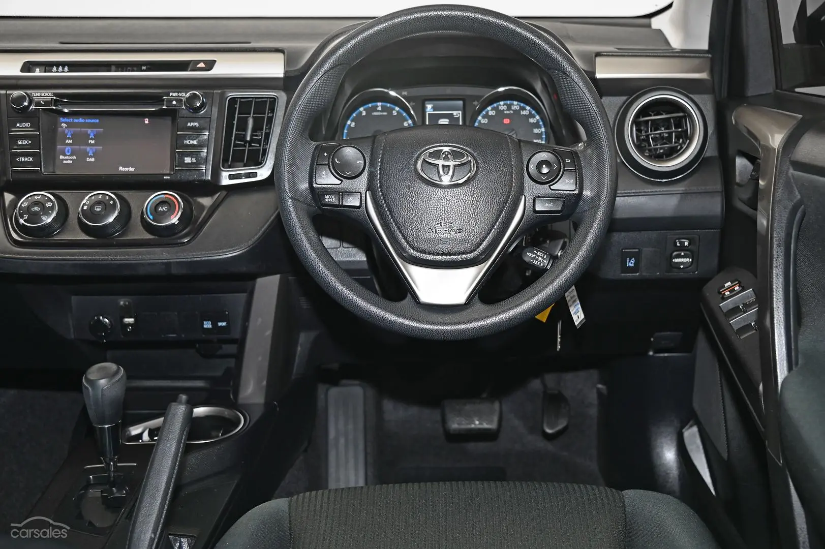 2018 Toyota RAV4 Image 14