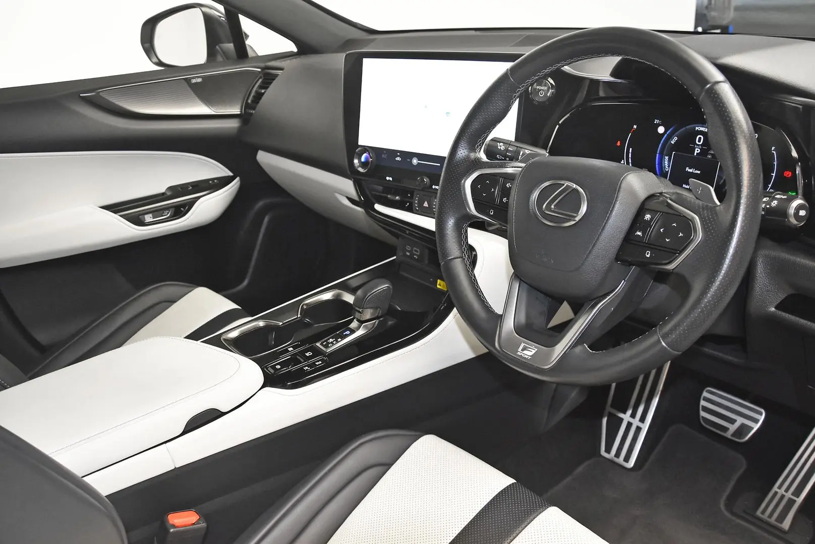 2024 Lexus NX Gallery Image 8