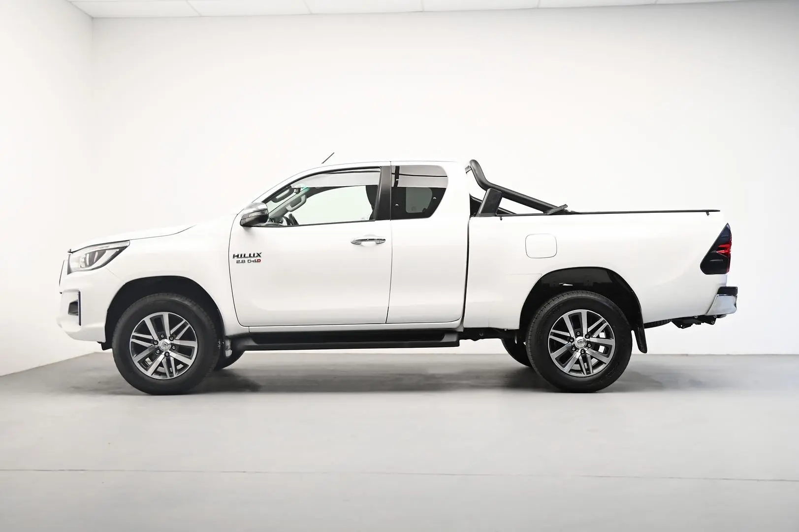 2019 Toyota Hilux Gallery Image 4