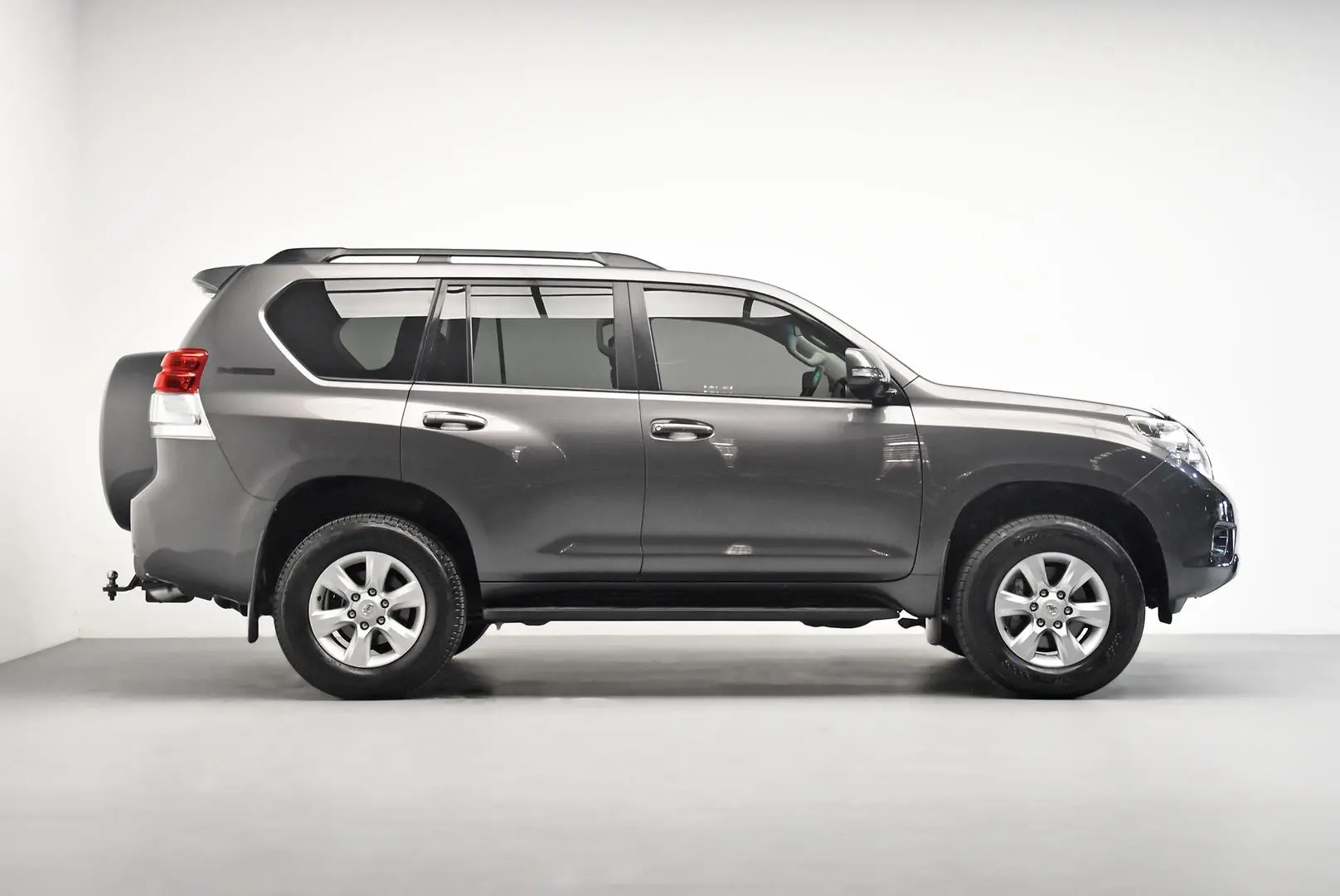 2013 Toyota Landcruiser Prado Gallery Image 3