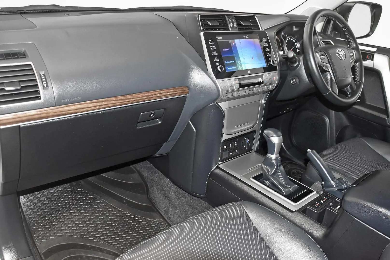 2023 Toyota Landcruiser Prado Gallery Image 15